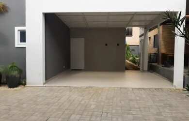 Imagem: A casa em condomínio possui 3 Dormitórios, 2 Banheiros, 2