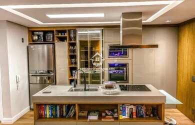 Imagem: O apartamento possui 2 Dormitórios, 2 Banheiros, 2 Vagas na