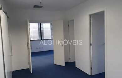 Imagem 10: Localizado na melhor região da Av. Faria Lima , 250 metros do metro Faria...