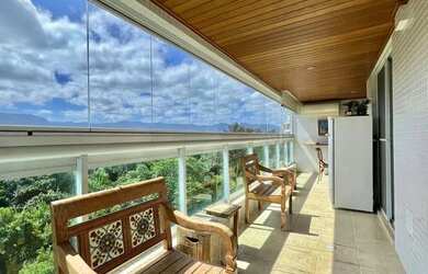 Imagem: O apartamento possui 3 Dormitórios, 1 Banheiro, 2 Vagas na