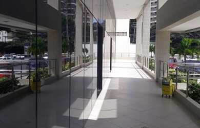 Imagem: O depósito possui 5 Vagas na garagem, 900m² de Área e Imóvel