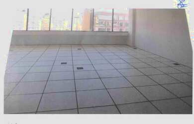 Imagem: O depósito possui 5 Vagas na garagem, 142m² de Área e está