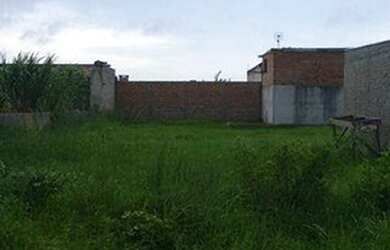 Imagem: O terreno possui 432m² de Área e está localizado em Laranjal