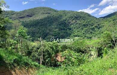 Imagem: O terreno possui 3990m² de Área e está localizado em Pedro