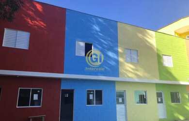 Imagem: A casa possui 3 Dormitórios, 2 Banheiros, 1 Vaga na garagem