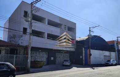 Imagem: O depósito possui 5 Vagas na garagem e 1100m² de Área e está