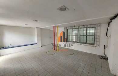 Imagem: O depósito possui 2 Vagas na garagem, 169m² de Área e está