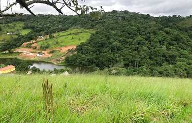 Imagem: O terreno possui 500m² de Área e está localizado em Centro