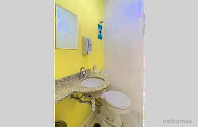 Imagem: O depósito possui 1 Vaga na garagem e 47m² de Área e está