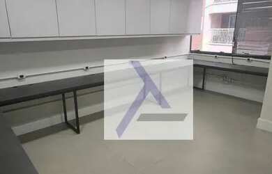 Imagem: O depósito possui 1 Vaga na garagem, 37m² de Área e está