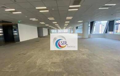 Imagem: O depósito possui 5 Vagas na garagem, 2.513m² de Área e