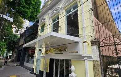 Imagem: A casa possui 5 Dormitórios, 5 Banheiros, 1 Vaga na garagem