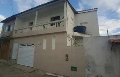 Imagem: A casa possui 3 Dormitórios, 4 Banheiros, 1 Vaga na garagem