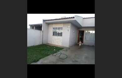 Imagem: A casa possui 2 Dormitórios, 1 Banheiro, 2 Vagas na garagem