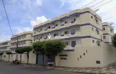 Imagem: O apartamento possui 3 Dormitórios, 1 Banheiro, 1 Vaga na garagem