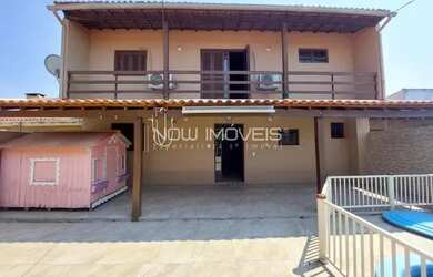 Imagem: A casa possui 2 Dormitórios, 1 Banheiro, 4 Vagas na garagem