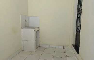 Imagem: A casa possui 1 Dormitório, 1 Banheiro e está localizado