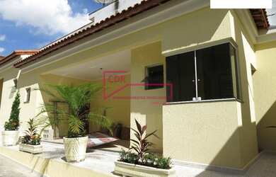 Imagem: A casa possui 2 Dormitórios, 3 Banheiros, 1 Vaga na garagem