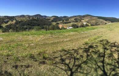 Imagem: O terreno possui 1.046m² de Área e está localizado em Jambeiro