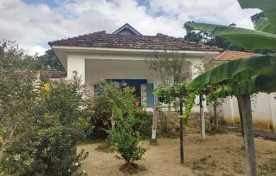 Imagem: A casa possui 2 Dormitórios, 2 Banheiros, 160m² de Área e