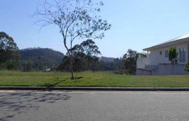 Imagem: O terreno possui 1.000m² de Área e está localizado em Jambeiro