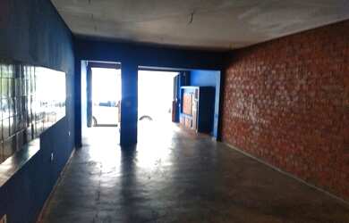 Imagem: O depósito possui 1 Vaga na garagem, 135m² de Área e está