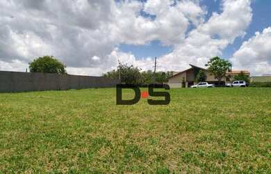 Imagem: O terreno possui 840m² de Área, Imóvel novo e está localizado