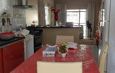 Imagem 9: Vende Linda Casa. Churrasqueira, Varanda, 10m² de Áreae3 Vagas na garagem