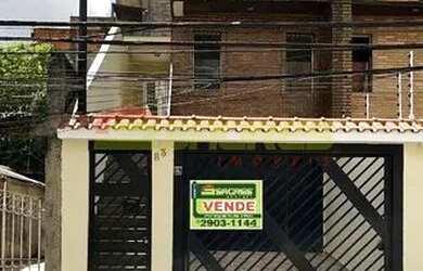 Imagem: A casa possui 3 Dormitórios, 2 Banheiros, 3 Vagas na garagem