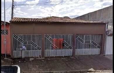 Imagem: A casa possui 4 Dormitórios, 4 Banheiros, 209m² de Área e