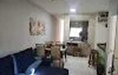 Imagem: A casa possui 3 Dormitórios, 2 Banheiros, 2 Vagas na garagem