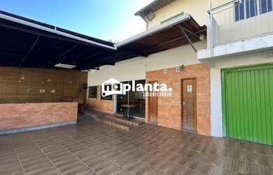 Imagem: O depósito possui 5 Vagas na garagem, 116m² de Área e está