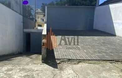 Imagem: O depósito possui 5 Vagas na garagem e 600m² de Área e está
