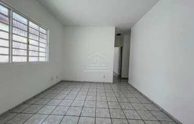 Imagem: A casa possui 5 Dormitórios, 4 Banheiros, 4 Vagas na garagem