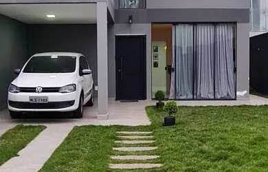 Imagem: A casa possui 4 Dormitórios, 3 Banheiros, 4 Vagas na garagem