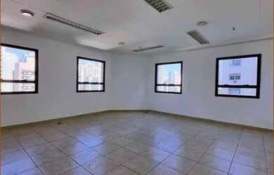 Imagem: O depósito possui 1 Vaga na garagem e 44m² de Área e está