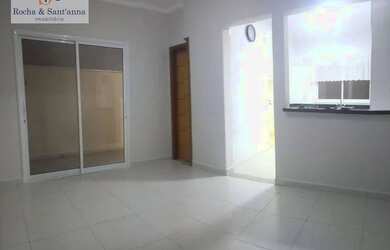 Imagem: A casa em condomínio possui 3 Dormitórios, 2 Banheiros, 2