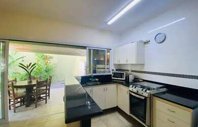 Imagem: A casa em condomínio possui 3 Dormitórios, 3 Banheiros, 2