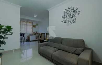 Imagem: O apartamento possui 3 Dormitórios, 1 Banheiro, 2 Vagas na