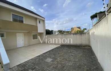 Imagem: A casa possui 3 Dormitórios, 2 Banheiros, 3 Vagas na garagem