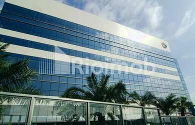 Imagem: O depósito possui 1 Vaga na garagem, 33m² de Área e está