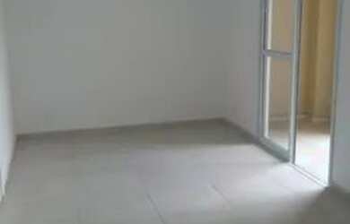 Imagem: O apartamento possui 3 Dormitórios, 1 Banheiro, 2 Vagas na