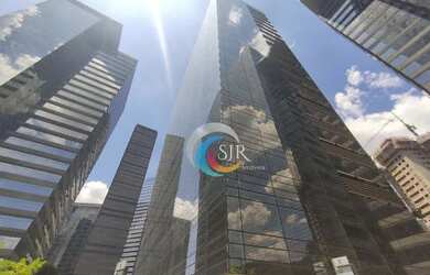 Imagem: O depósito possui 5 Vagas na garagem, 2.303m² de Área e