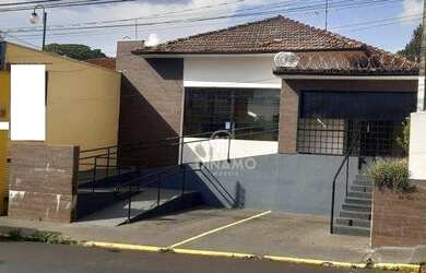 Imagem: O depósito possui 2 Vagas na garagem e 175m² de Área e está