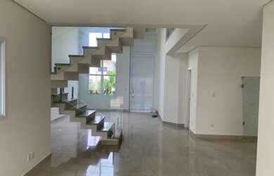 Imagem 7: Sobrado a venda no Swiss Park, 290 metros, 3 suítes, 3 salas, cozinha...