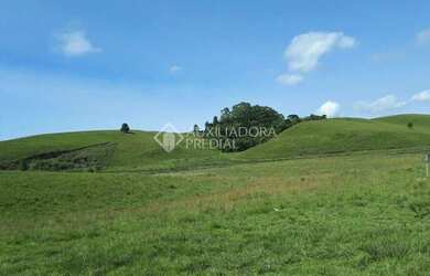 Imagem: O terreno possui 30.000m² de Área e está localizado em Canela