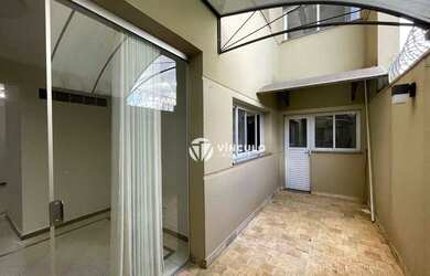 Imagem: O apartamento possui 3 Dormitórios, 5 Banheiros, 2 Vagas na