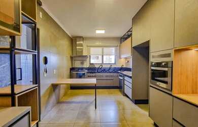 Imagem: O apartamento possui 4 Dormitórios, 5 Banheiros, 4 Vagas na