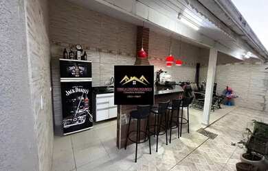 Imagem: A casa em condomínio possui 3 Dormitórios, 2 Banheiros, 2