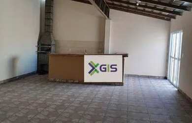 Imagem: A casa possui 2 Dormitórios, 2 Banheiros, 2 Vagas na garagem